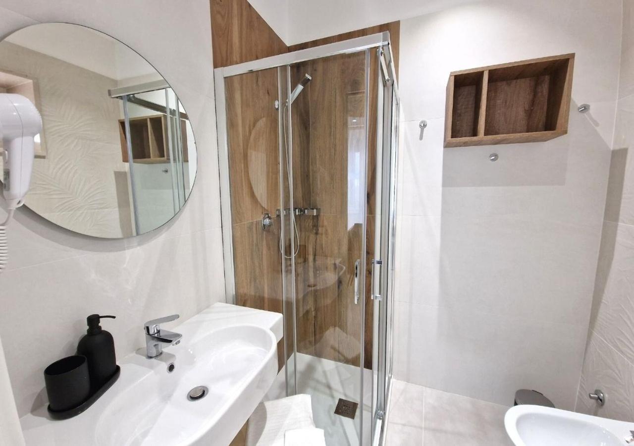 B&B Tra Le Vie Del Borgo Vieste Luaran gambar