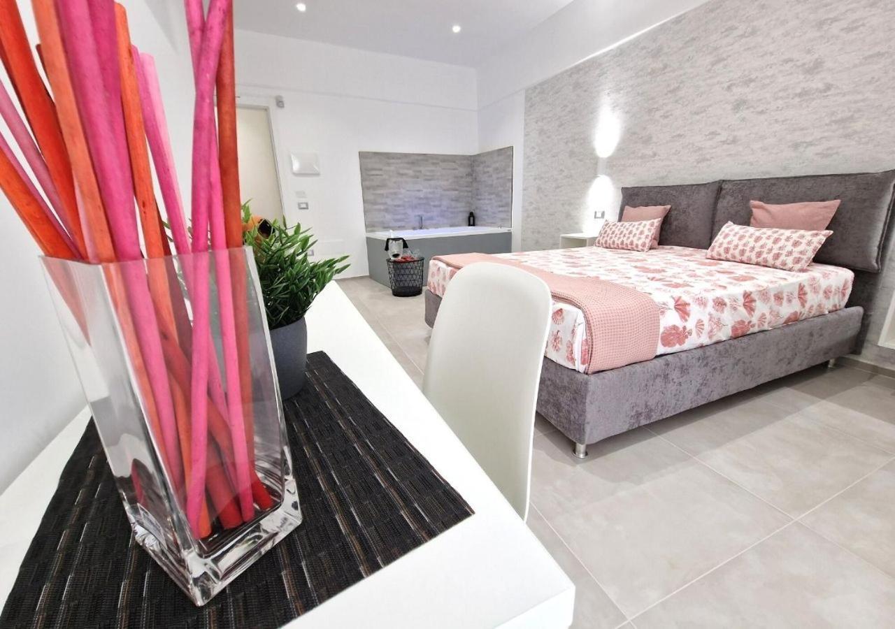 B&B Tra Le Vie Del Borgo Vieste Luaran gambar