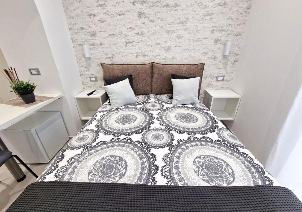B&B Tra Le Vie Del Borgo Vieste Luaran gambar
