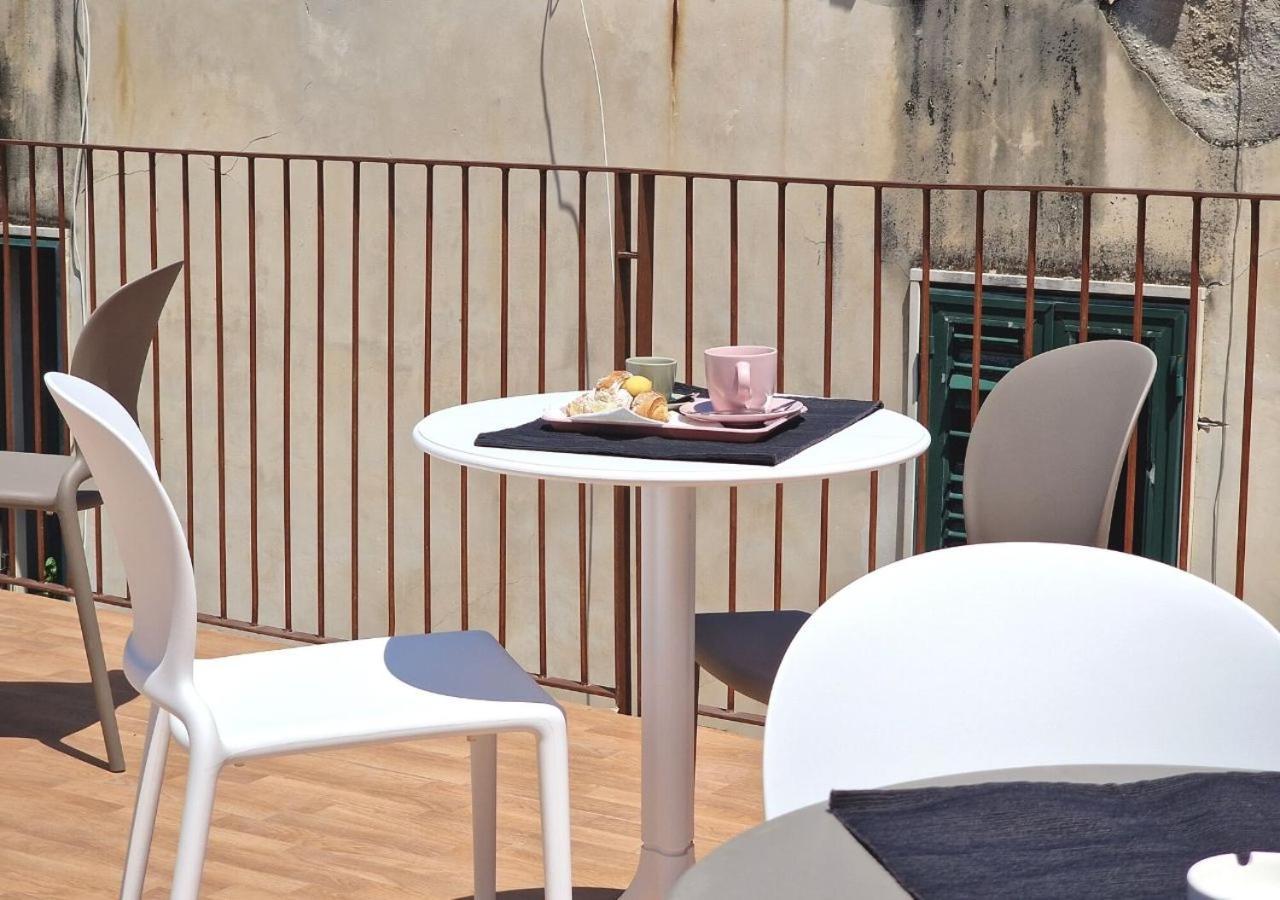 B&B Tra Le Vie Del Borgo Vieste Luaran gambar