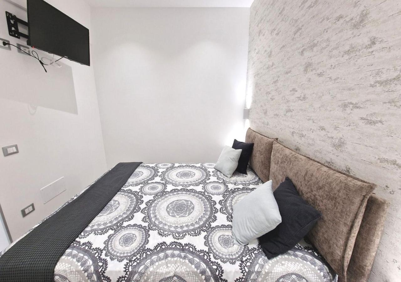 B&B Tra Le Vie Del Borgo Vieste Luaran gambar