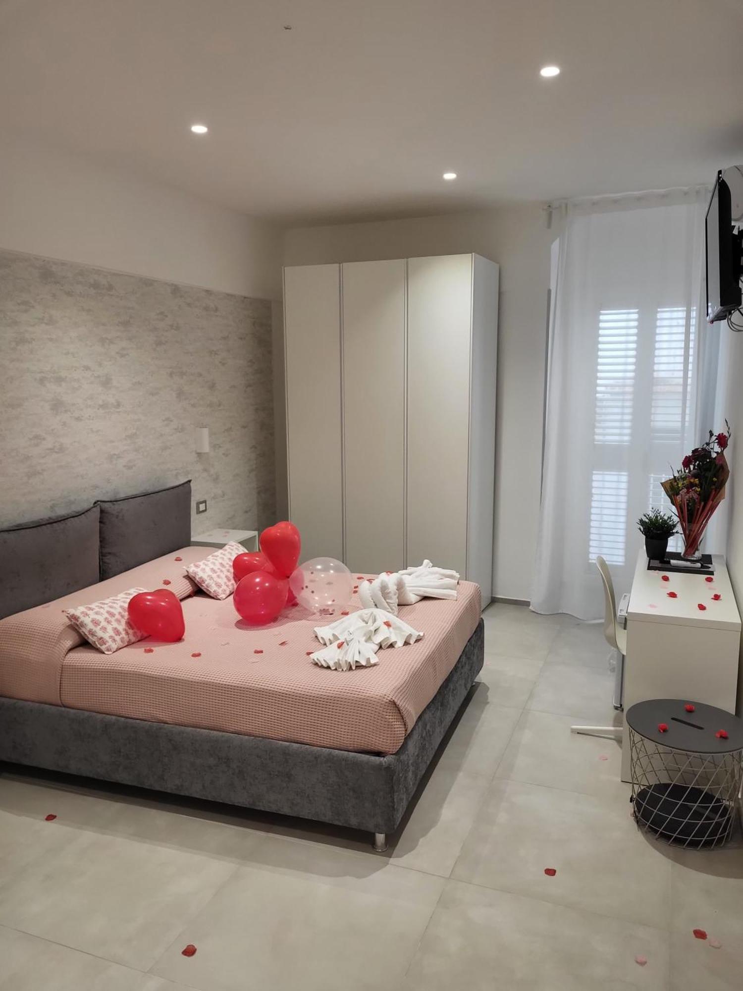 B&B Tra Le Vie Del Borgo Vieste Luaran gambar